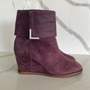 Johnston & Murphy Brynn Burgundy Purple Oiled Suede Cuff Wedge Ankle Boot-10m